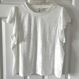 SUPER CUTE WHITE EYELET TOP WITH RUFFLE SLEEVE BY URBAN ROMANTICS SIZE LARGE